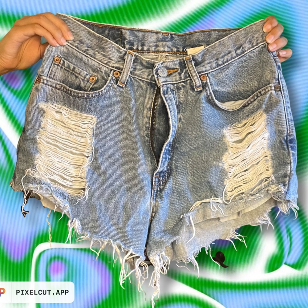 ❤️‍🔥SOLD❤️‍🔥 Distressed High Waisted short